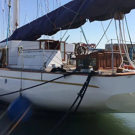 Yacht Sean Paquito Iv Botel