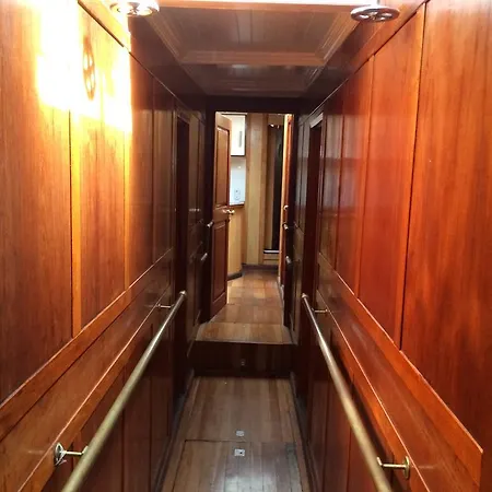 Yacht Sean Paquito Iv Botel *