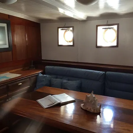 Yacht Sean Paquito Iv Botel *
