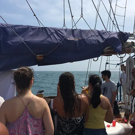 Botel Yacht Sean Paquito Iv