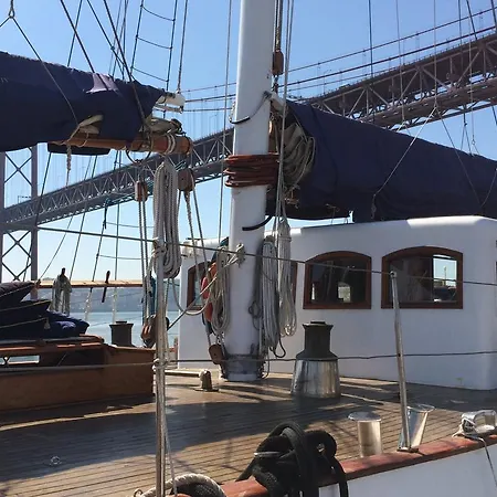 Yacht Sean Paquito Iv Botel