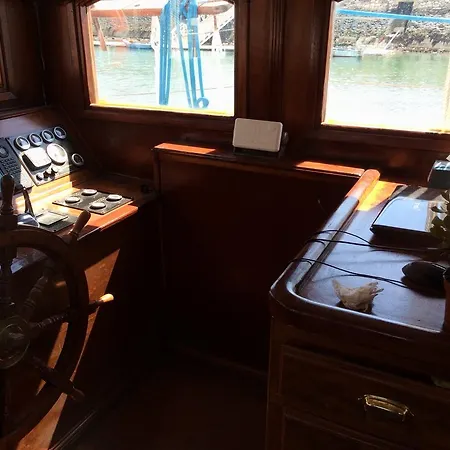 Botel Yacht Sean Paquito Iv