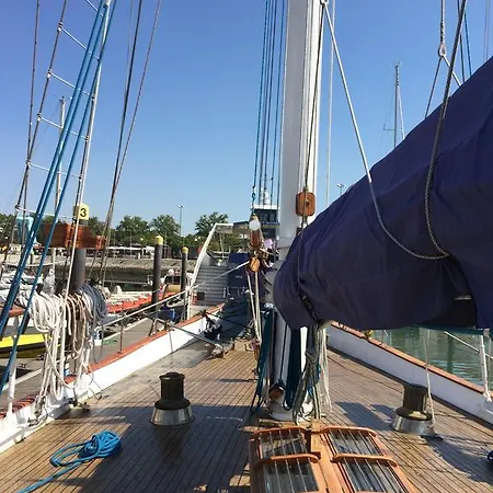 Yacht Sean Paquito Iv Botel