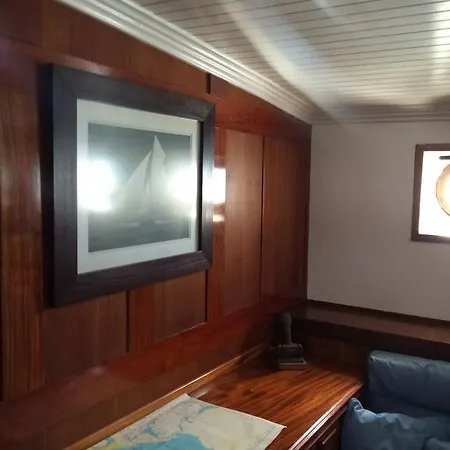 Yacht Sean Paquito Iv Botel