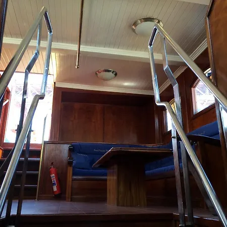 Ботель Yacht Sean Paquito Iv Лиссабон